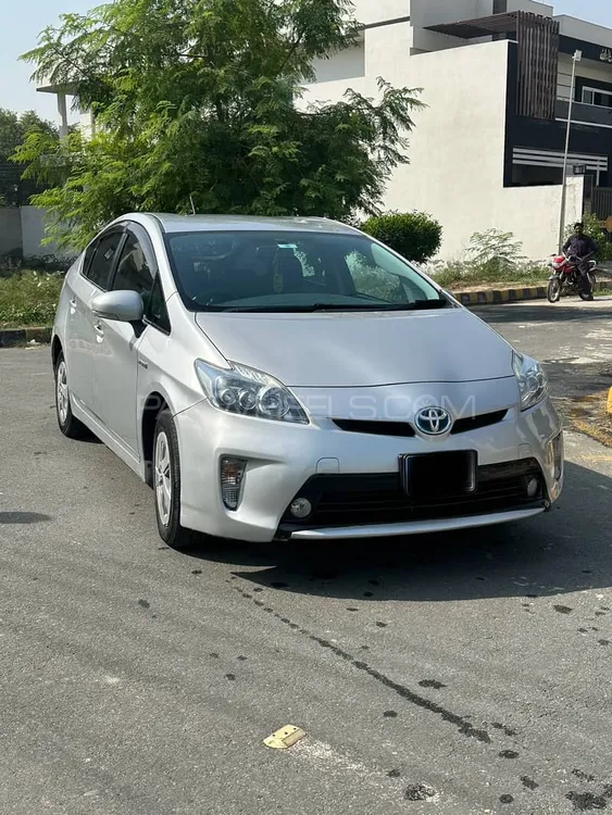 Toyota Prius 2015 for Sale in Okara Image-1