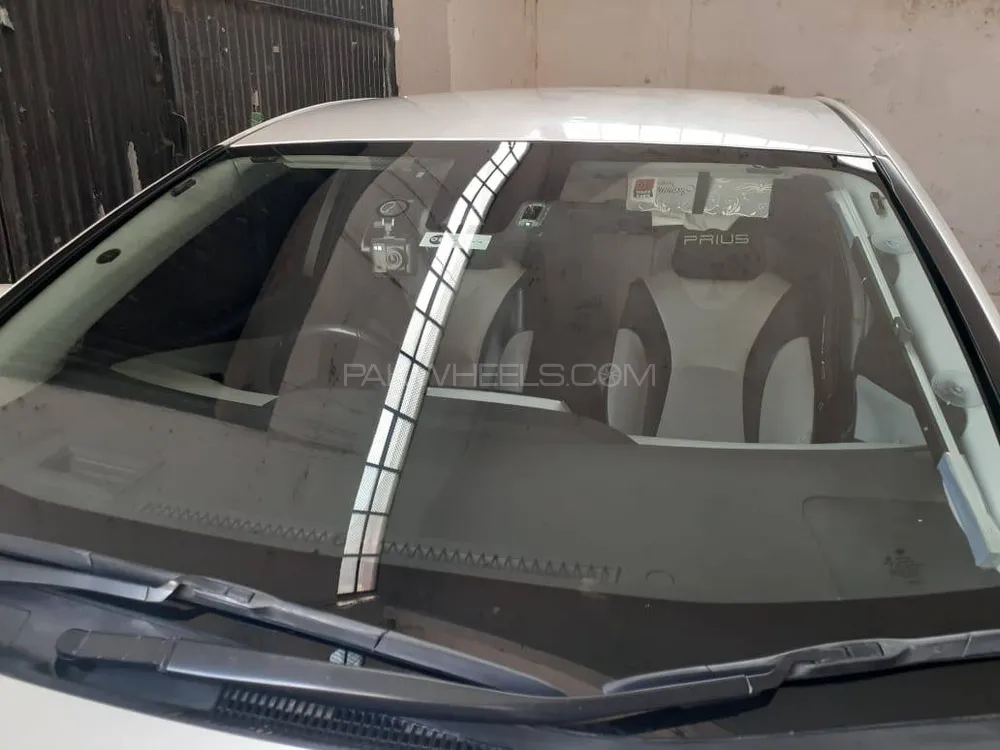 Toyota Prius 2018 for Sale in Risalpur Toyota Prius 2018 for Sale in Risalpur Image-4