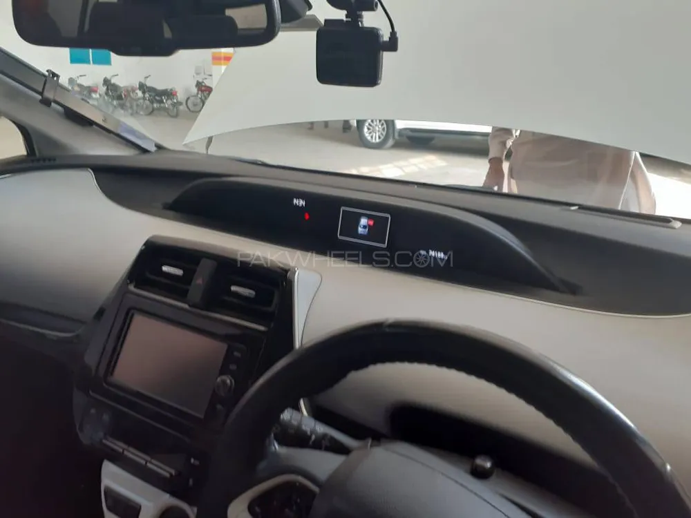 Toyota Prius 2018 for Sale in Risalpur Toyota Prius 2018 for Sale in Risalpur Image-10