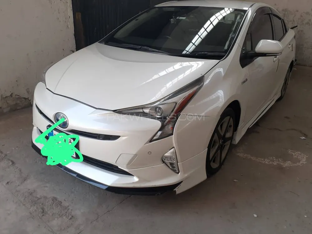 Toyota Prius 2018 for Sale in Risalpur Toyota Prius 2018 for Sale in Risalpur Image-14