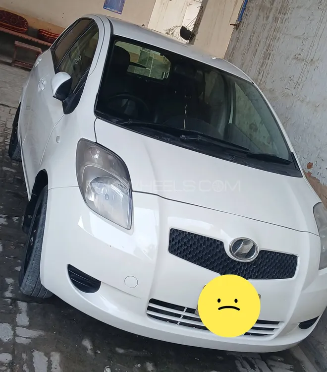 Toyota Vitz 2005 for Sale in Bannu Image-1