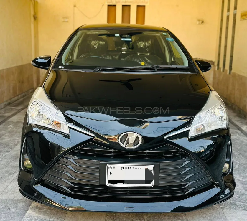 Toyota Vitz 2018 for Sale in Lahore Image-1