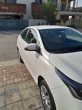 Toyota Yaris Sedan GLI CVT 1.3 2025