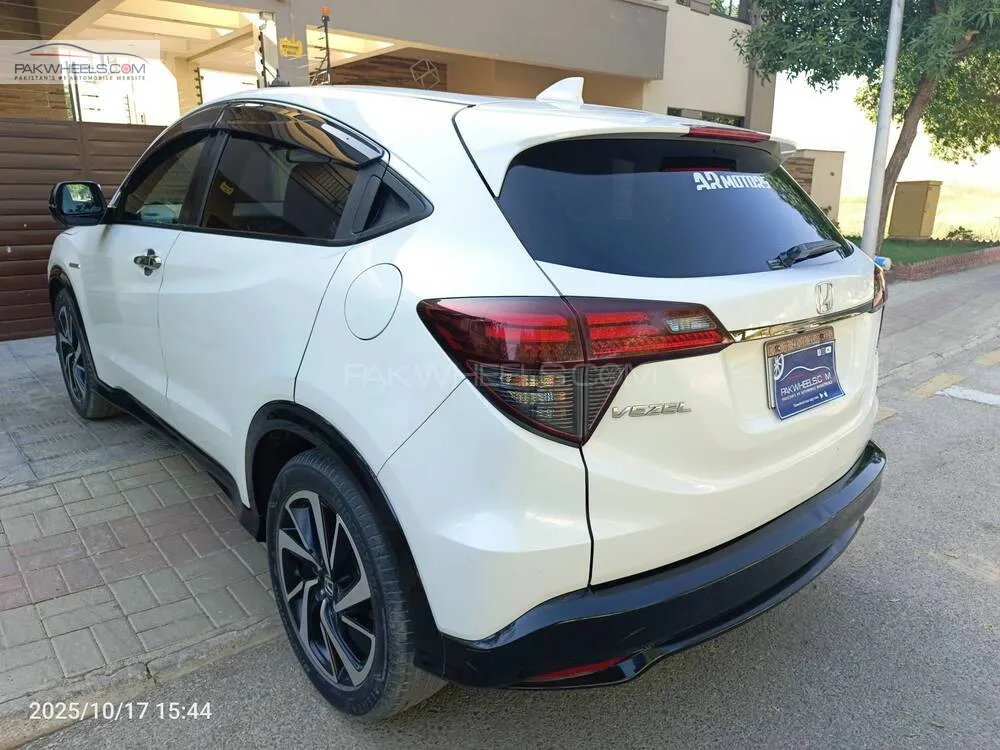 Honda Vezel 2018 for Sale in Karachi Honda Vezel 2018 for Sale in Karachi Image-5