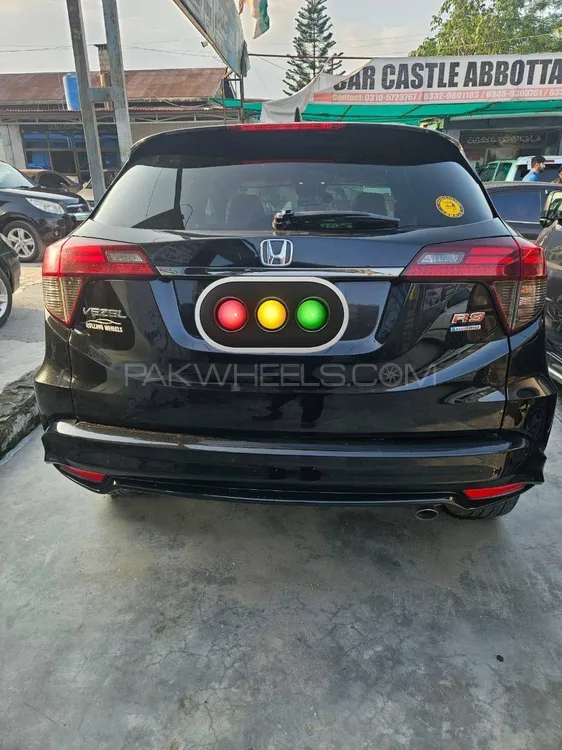 Honda Vezel 2018 for Sale in Abbottabad Honda Vezel 2018 for Sale in Abbottabad Image-1
