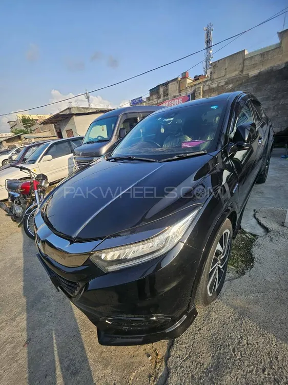 Honda Vezel 2018 for Sale in Abbottabad Honda Vezel 2018 for Sale in Abbottabad Image-8
