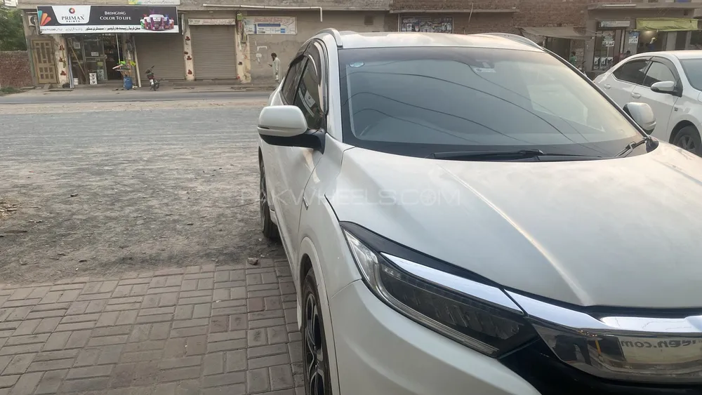 Honda Vezel 2015 for Sale in Faisalabad Image-1