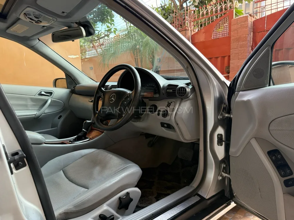 Mercedes Benz C Class 2001 for Sale in Karachi Mercedes Benz C Class 2001 for Sale in Karachi Image-16