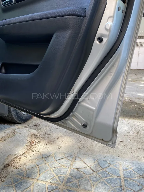 Suzuki Swift 2013 for Sale in Karachi Suzuki Swift 2013 for Sale in Karachi Image-12