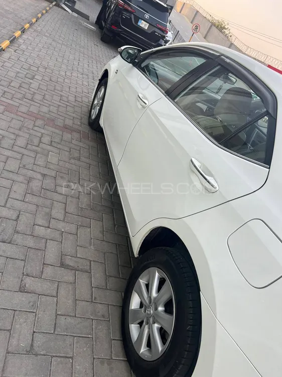 Toyota Corolla 2015 for Sale in Faisalabad Image-1