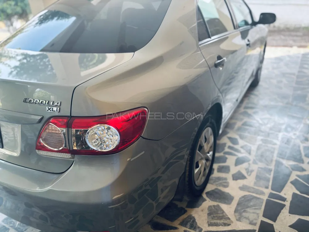 Toyota Corolla 2013 for Sale in Peshawar Image-1