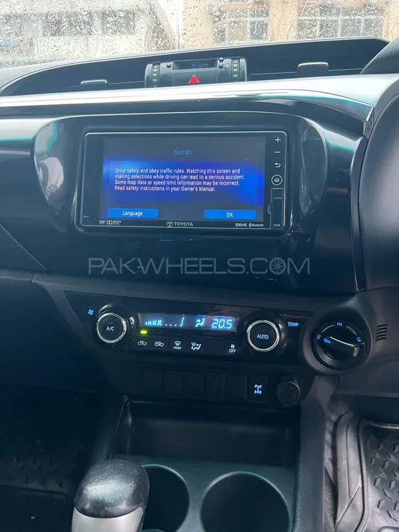 Toyota Hilux 2017 for Sale in Karachi Toyota Hilux 2017 for Sale in Karachi Image-15