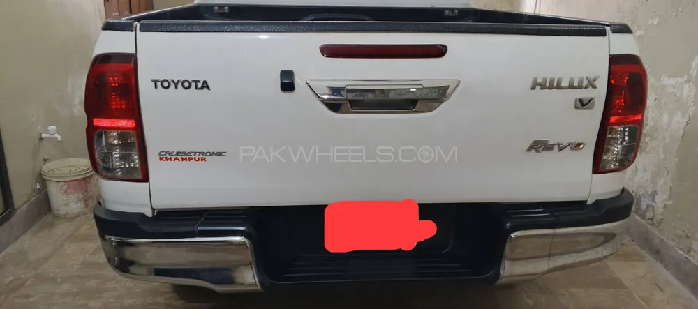 Toyota Hilux 2017 for Sale in Lahore Toyota Hilux 2017 for Sale in Lahore Image-8