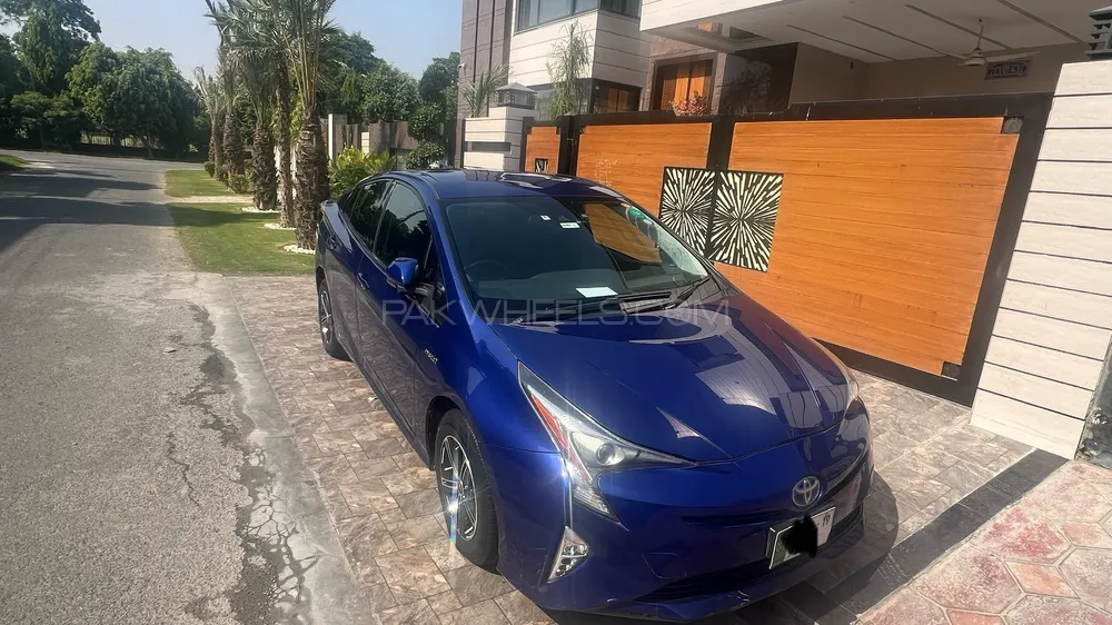 Toyota Prius 2016 for Sale in Lahore Image-1