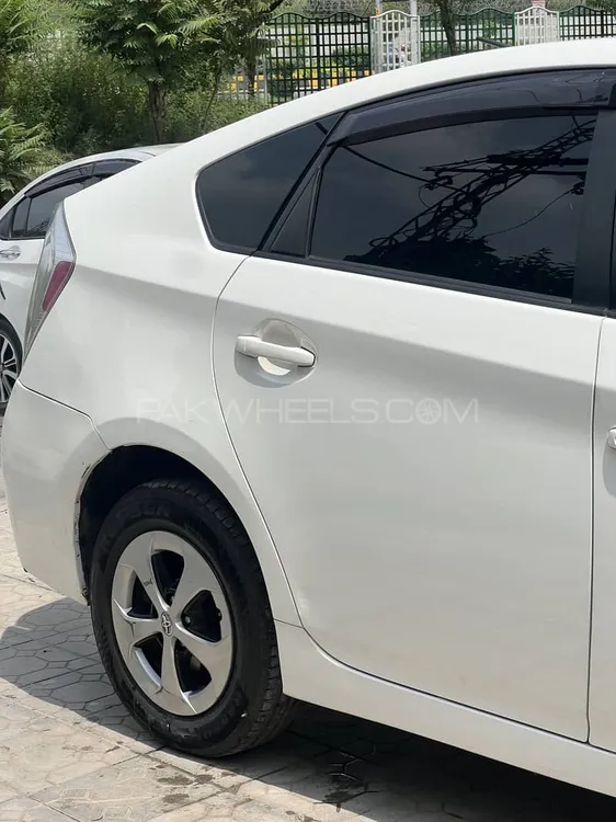Toyota Prius 2013 for Sale in Islamabad Image-1