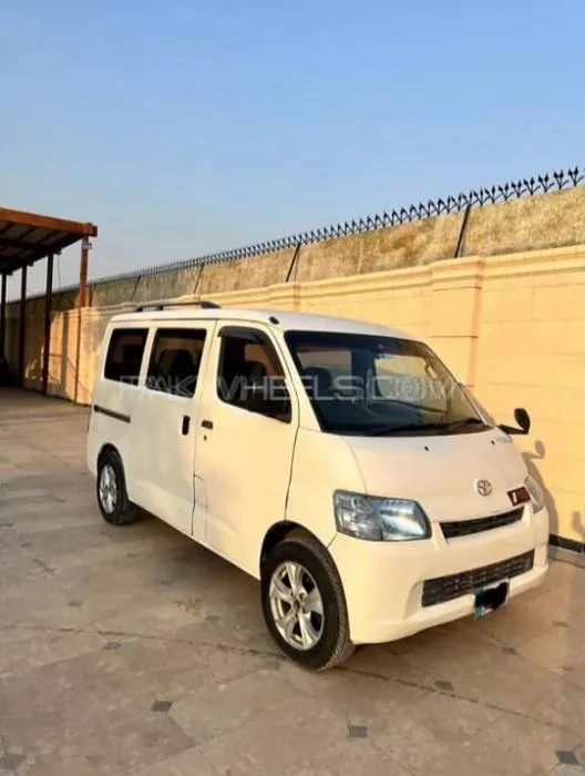 Toyota Town Ace 2013 for Sale in Kohat Toyota Town Ace 2013 for Sale in Kohat Image-2