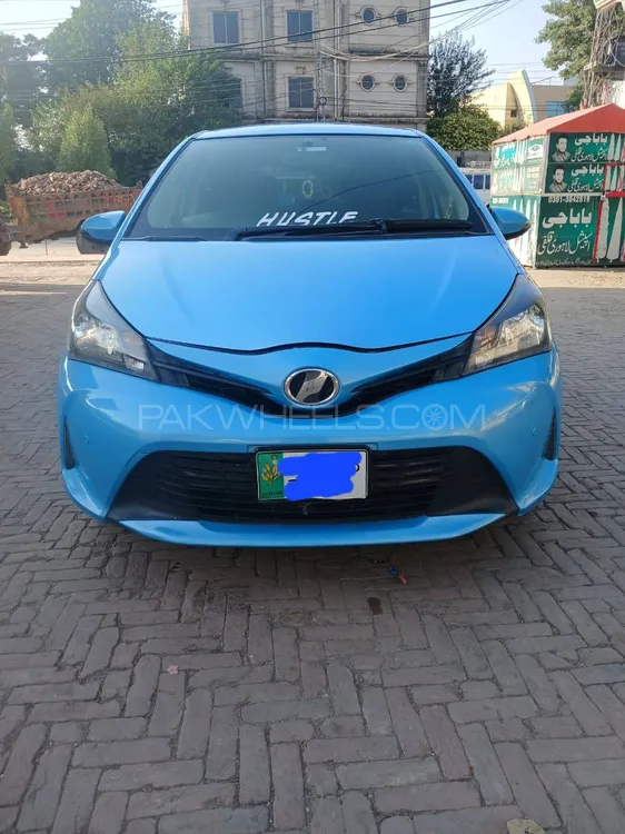 Toyota Vitz 2014 for Sale in Sialkot Image-1