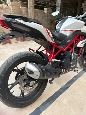 Benelli TNT 150i 2021