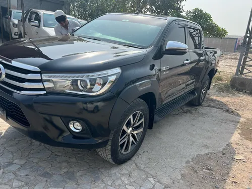 Toyota Hilux Revo V Automatic 2.8 2019