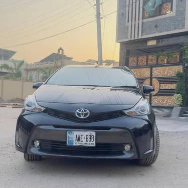 Toyota Prius Alpha S 2015