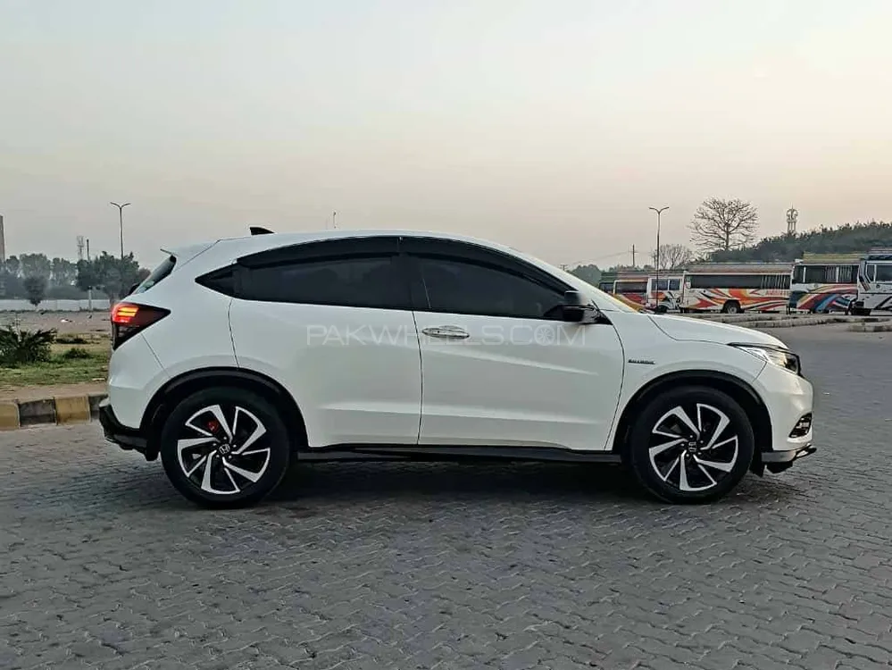 Honda Vezel 2016 for Sale in Lahore Image-1