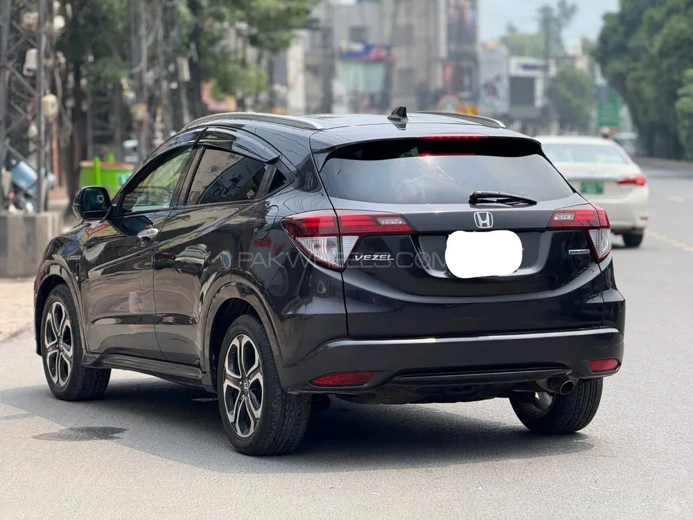 Honda Vezel 2016 for Sale in Okara Image-1