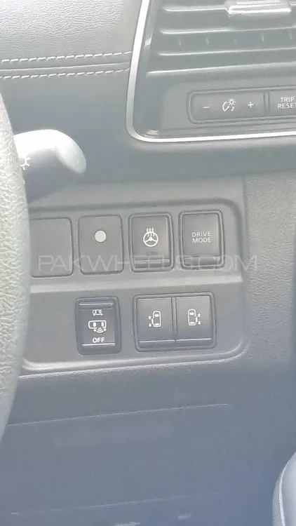 Nissan Serena 2018 for Sale in Peshawar Nissan Serena 2018 for Sale in Peshawar Image-13