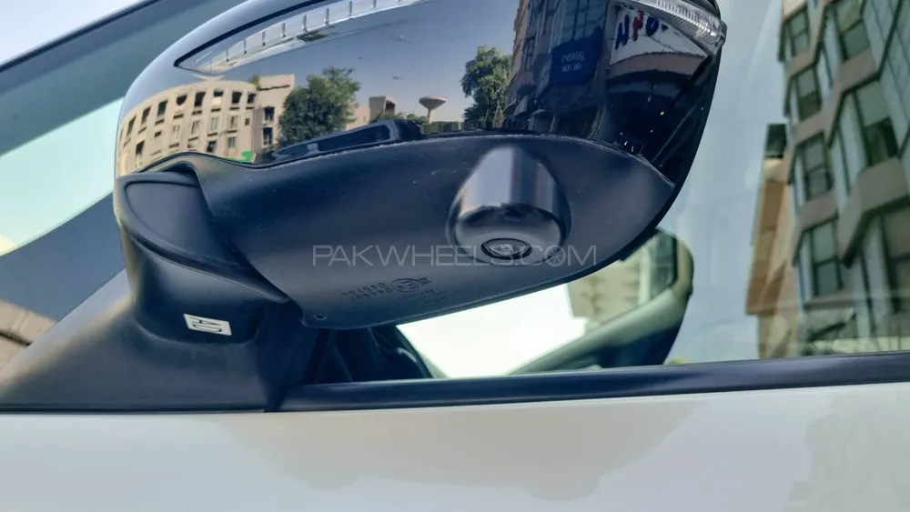 Nissan Serena 2018 for Sale in Peshawar Nissan Serena 2018 for Sale in Peshawar Image-14