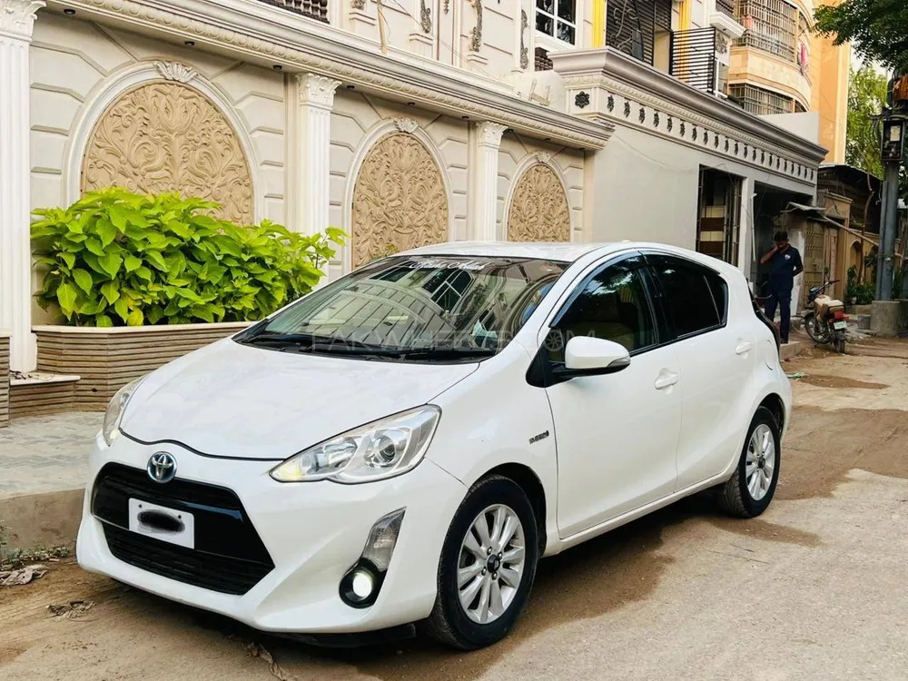 Toyota Aqua 2015 for Sale in Karachi Image-1
