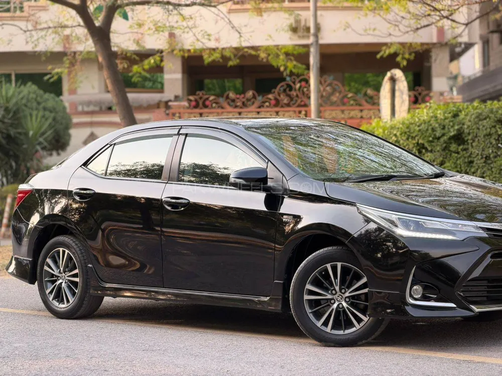 Toyota Corolla 2021 for Sale in Islamabad Image-1