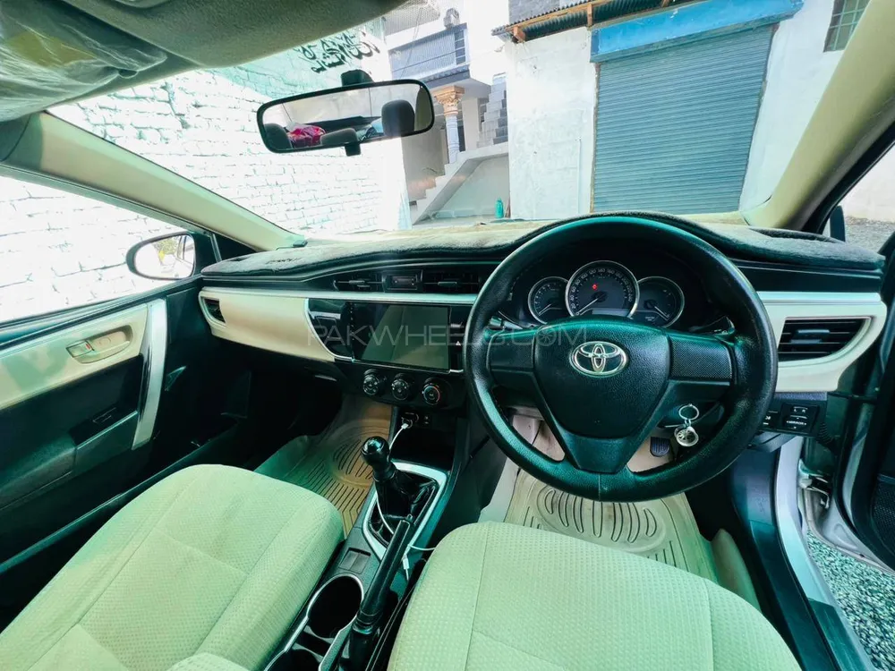 Toyota Corolla 2016 for Sale in Islamabad Image-1