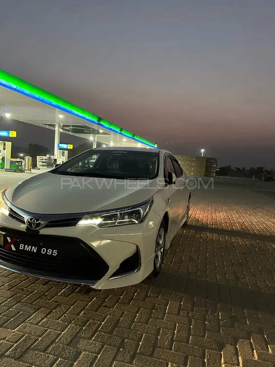 Toyota Corolla 2018 for Sale in Chowk azam Image-1