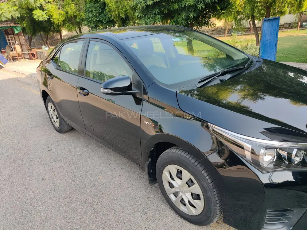Toyota Corolla 2017 for Sale in Islamabad Image-1