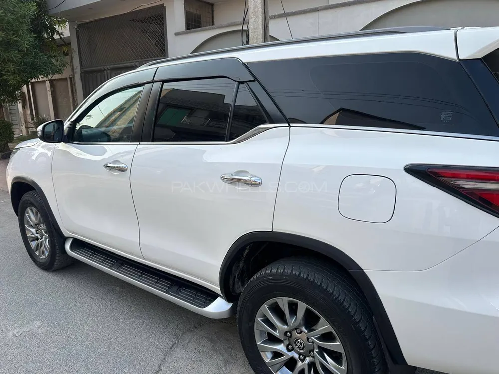Toyota Fortuner 2021 for Sale in Chishtian Toyota Fortuner 2021 for Sale in Chishtian Image-3