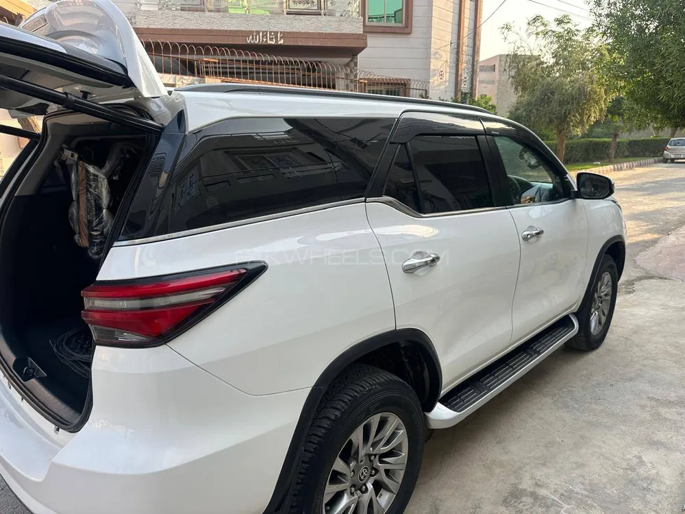Toyota Fortuner 2021 for Sale in Chishtian Toyota Fortuner 2021 for Sale in Chishtian Image-5