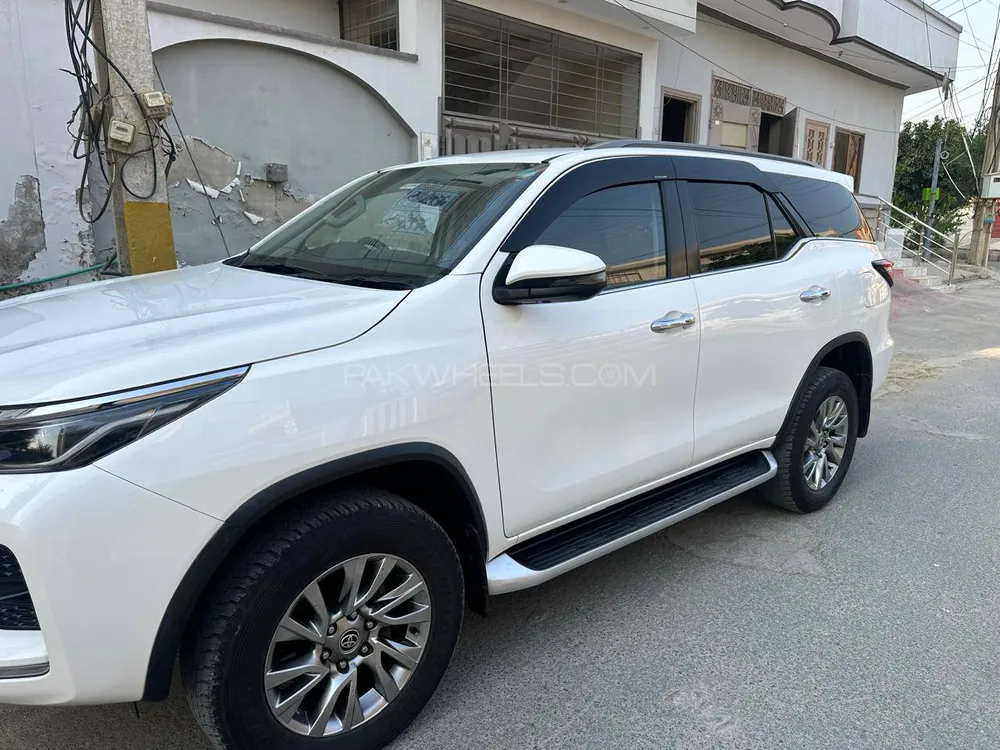 Toyota Fortuner 2021 for Sale in Chishtian Toyota Fortuner 2021 for Sale in Chishtian Image-4