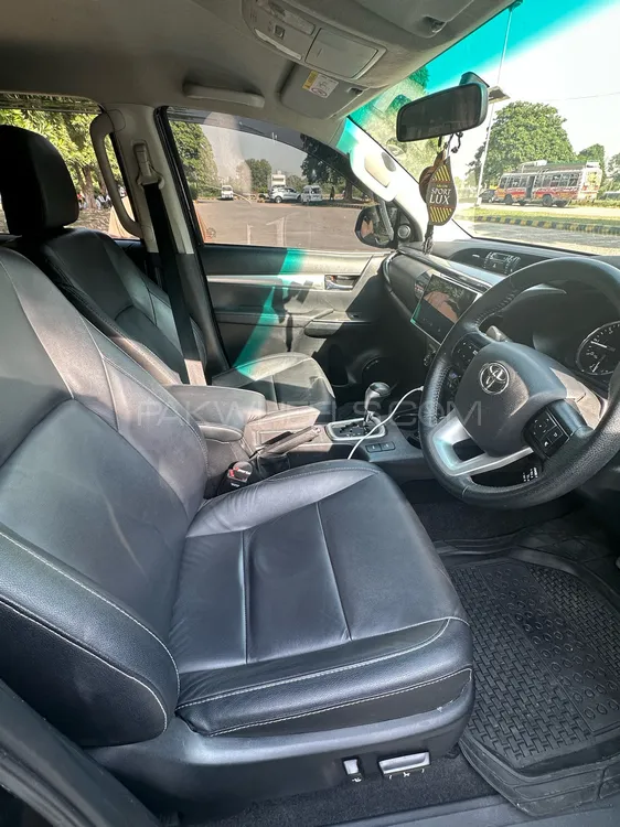 Toyota Hilux 2023 for Sale in Islamabad Toyota Hilux 2023 for Sale in Islamabad Image-5