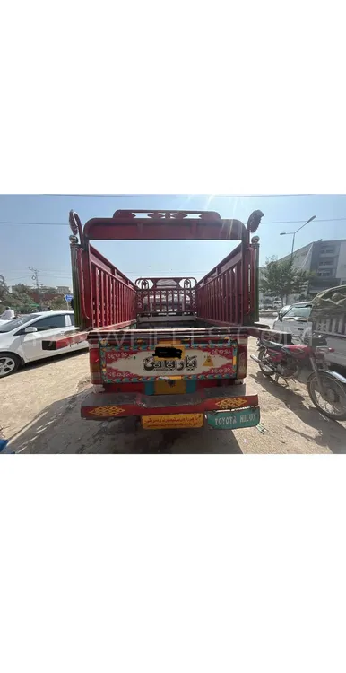 Toyota Hilux 2007 for Sale in Islamabad Image-1
