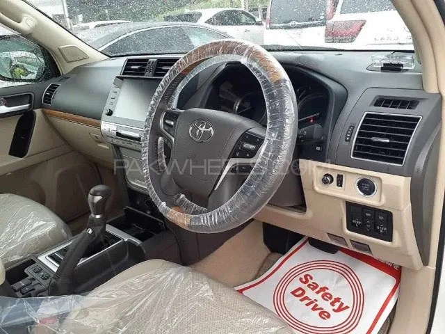 Toyota Prado 2021 for Sale in Hyderabad Toyota Prado 2021 for Sale in Hyderabad Image-9