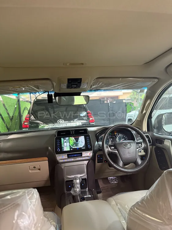 Toyota Prado 2020 for Sale in Gujranwala Toyota Prado 2020 for Sale in Gujranwala Image-15
