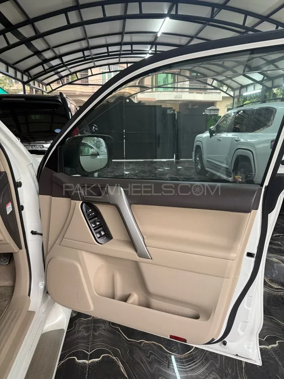 Toyota Prado 2020 for Sale in Gujranwala Toyota Prado 2020 for Sale in Gujranwala Image-8