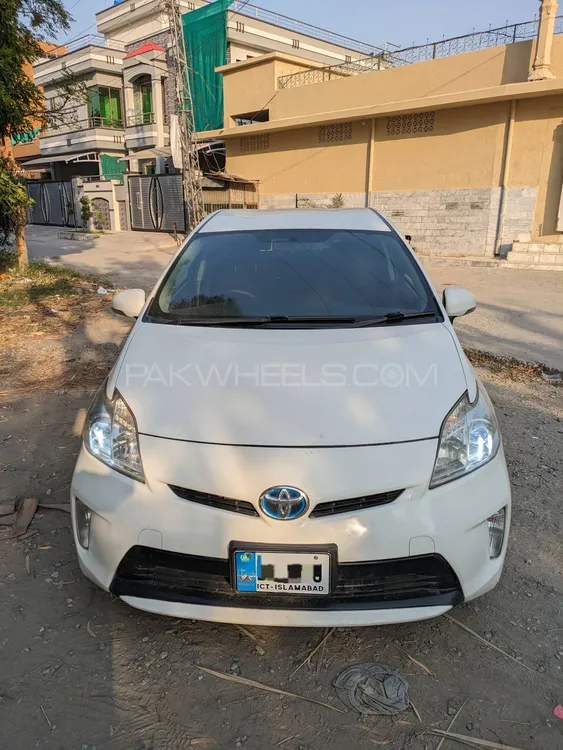 Toyota Prius 2012 for Sale in Wah cantt Image-1