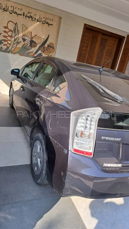 Toyota Prius 2011 for Sale in Lahore Image-1