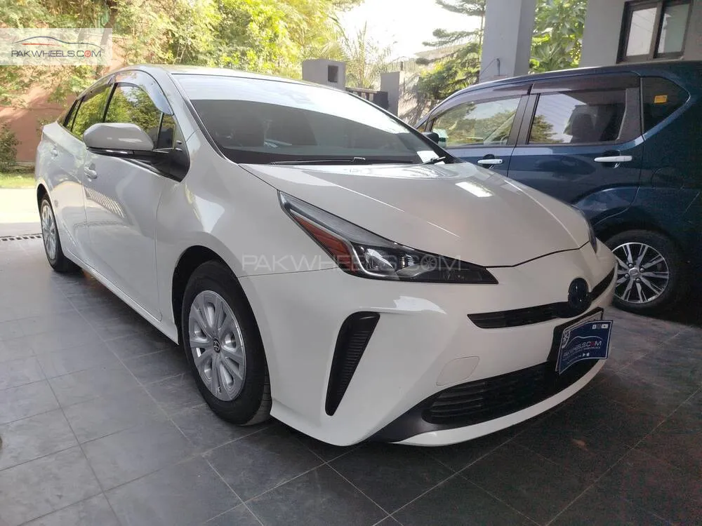 Toyota Prius 2020 for Sale in Lahore Toyota Prius 2020 for Sale in Lahore Image-2