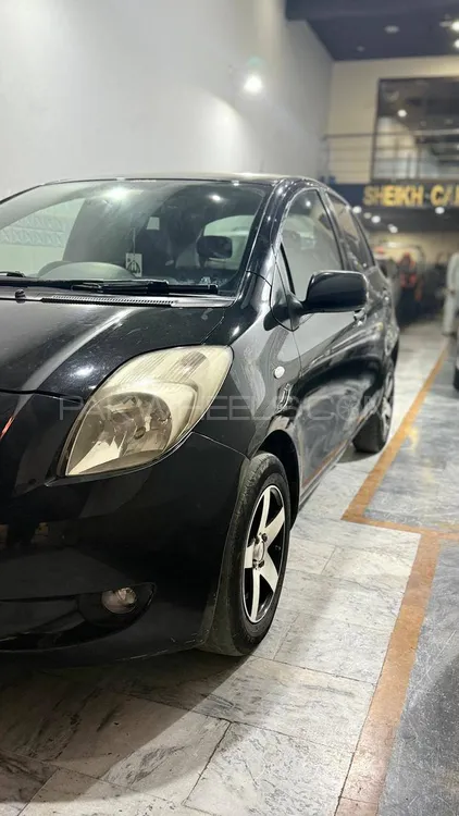 Toyota Vitz 2007 for Sale in Lahore Image-1