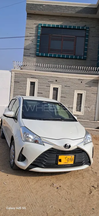 Toyota Vitz 2017 for Sale in Karachi Image-1