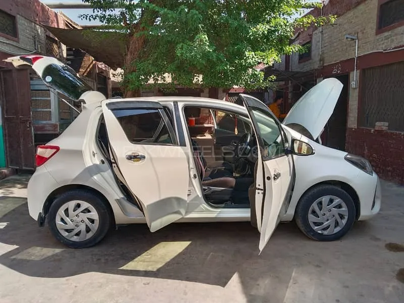 Toyota Vitz 2018 for Sale in Multan Image-1