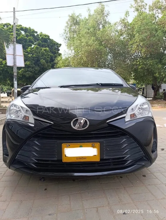 Toyota Vitz 2017 for Sale in Karachi Image-1