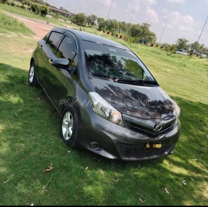 Toyota Vitz 2012 for Sale in Islamabad Image-1