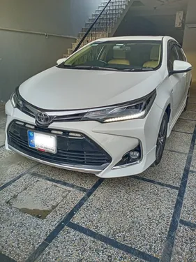 Toyota Corolla Altis Grande X CVT-i 1.8 Beige Interior 2022